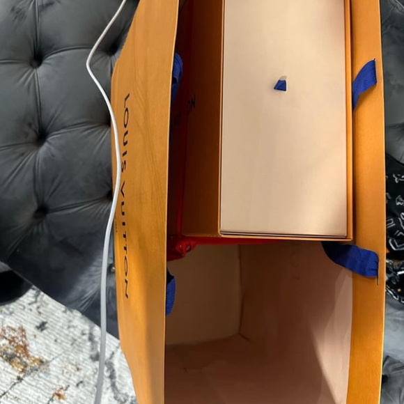 Brand new in box Never worn never tried on! - Picture 3 of 5
